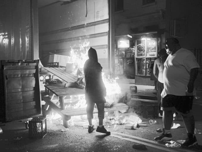 Blackout Szenario - 14 Tage ohne Strom Plünderungen bei einem Blackout