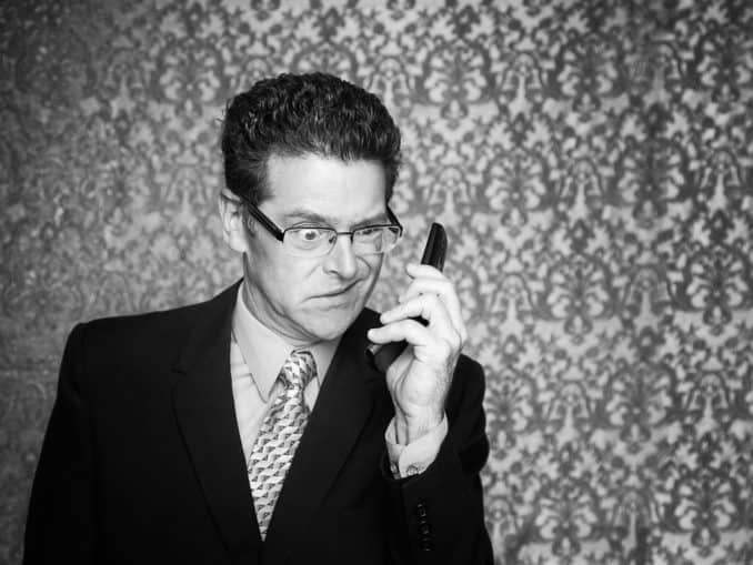 Gibt es eine Versicherung für Stromausfall? Versicherungsvertreter